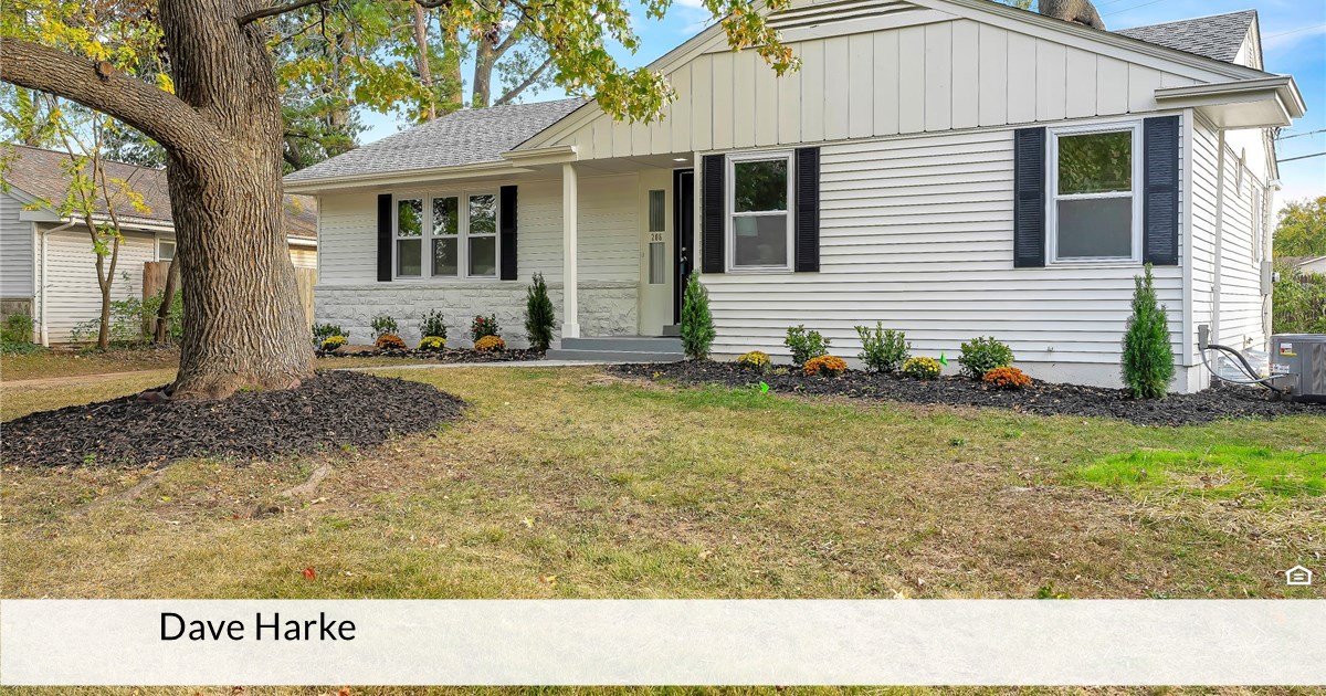 206 Woodridge Rd, Kirkwood, MO 63122